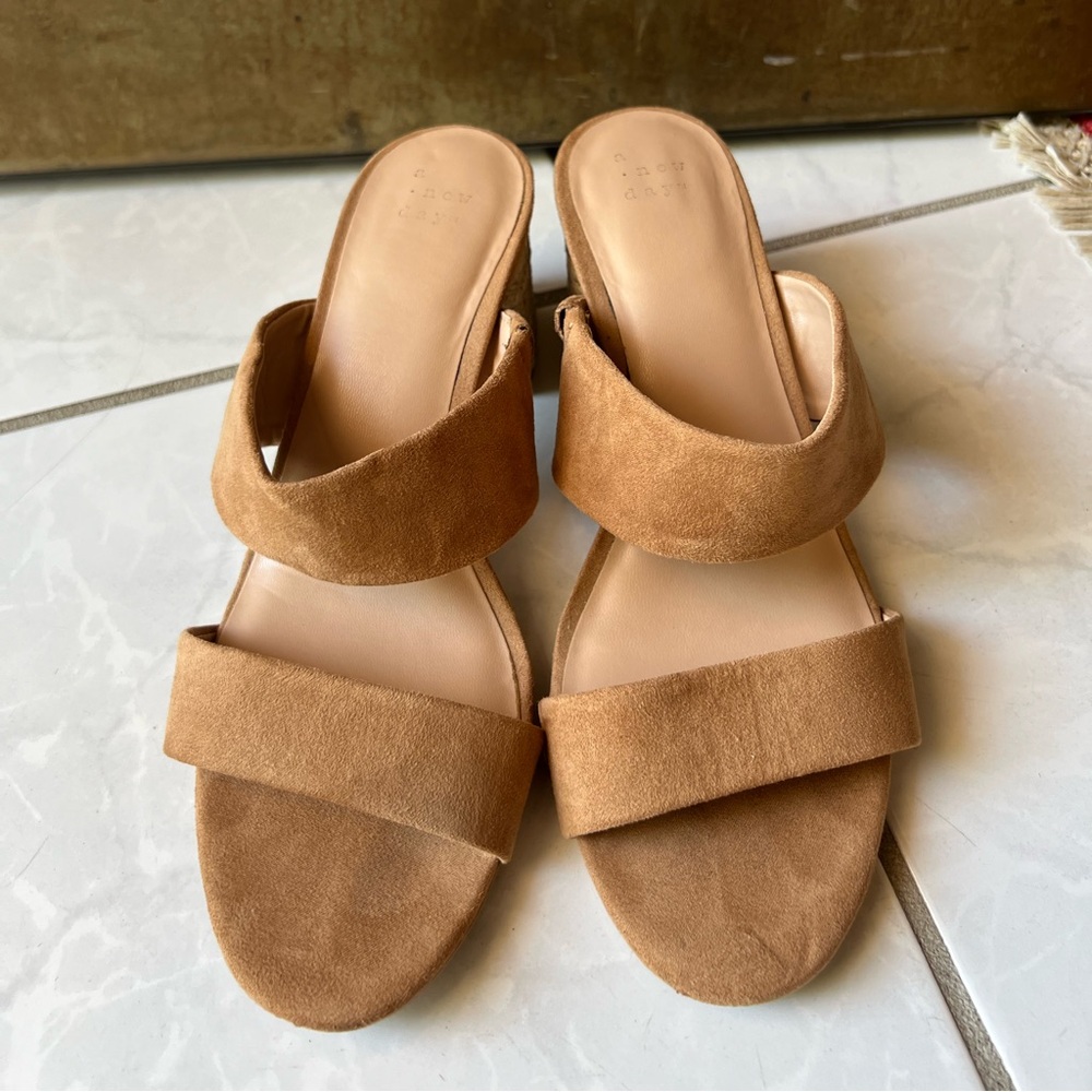 Womens Suede Raffia Heels